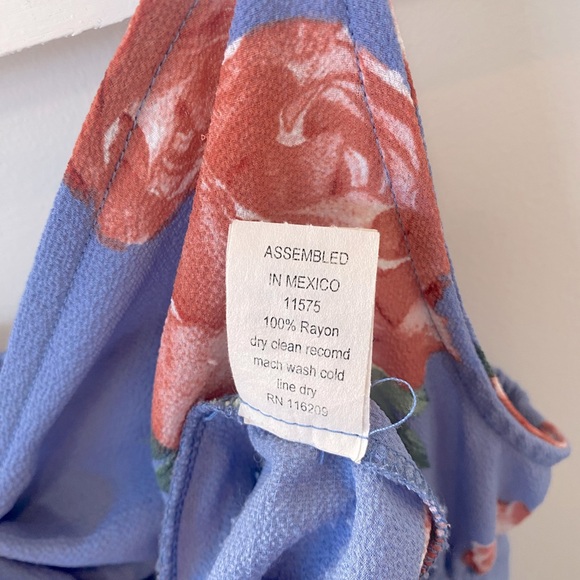 Velvet Torch Los Angeles Maxi floral dress with adjustable straps - Picture 5 of 7